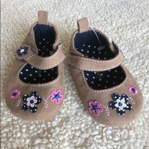 Baby girl brown dress shoes size 1. Floral details